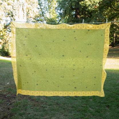 Yellow Lace-Edge Linen Tablecloth [Speckled Olive Oil]